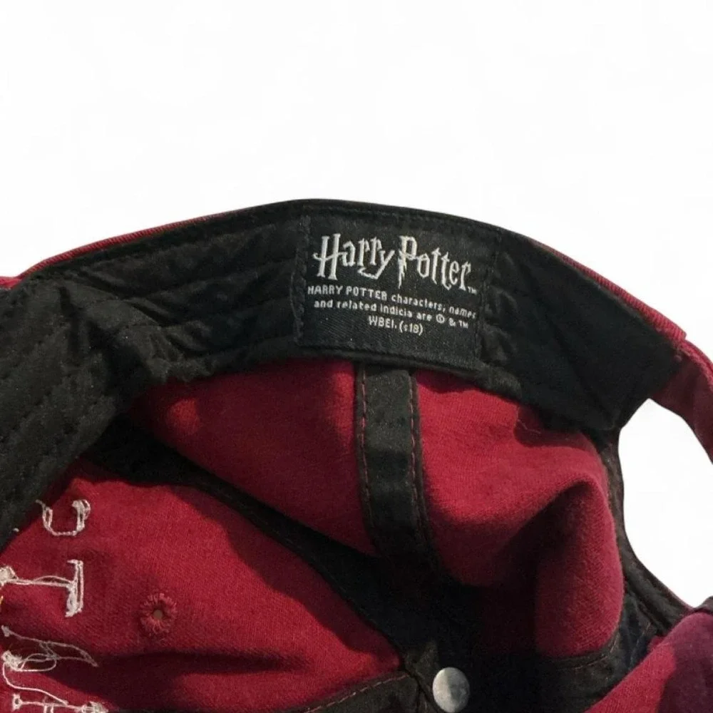 Harry Potter Hogwarts Alumni Cap Unisex OSFM Burgundy Good Embroidered Hat